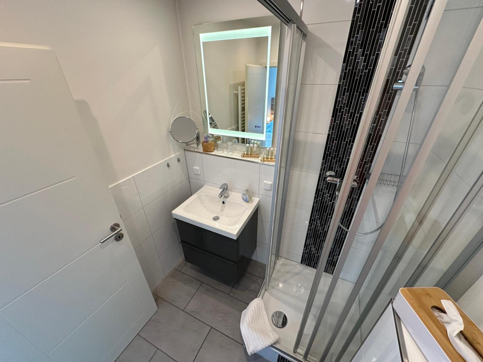 Auszeit Apartment Duesseldorf Esterno foto